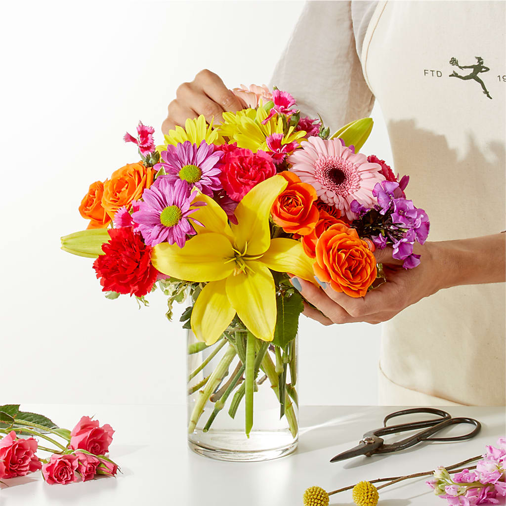 Cue the Confetti - A Florist Original – Fleuriste Boutique Du Moulin, L'ile-perrot PQ