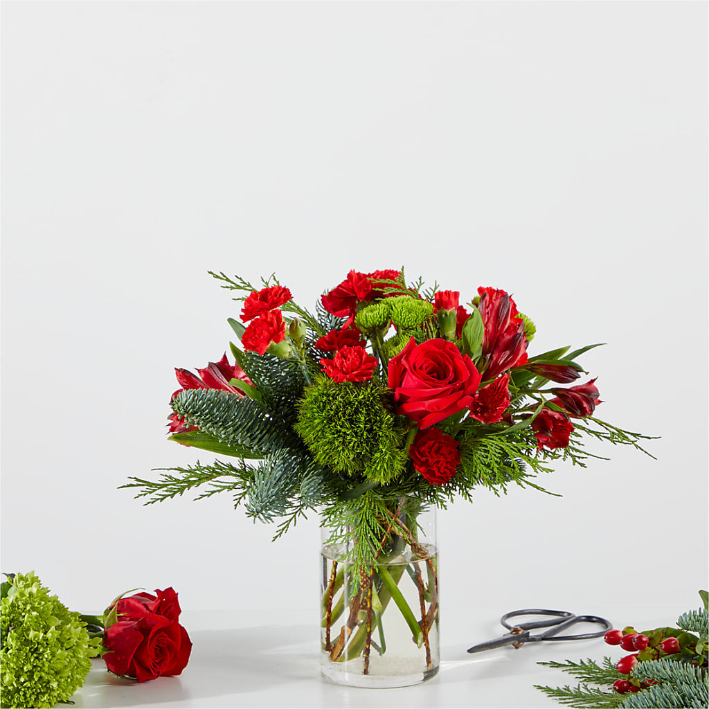 Merry Moment Bouquet – A Florist Original – Fleuriste Boutique Du Moulin, L'ile-perrot PQ