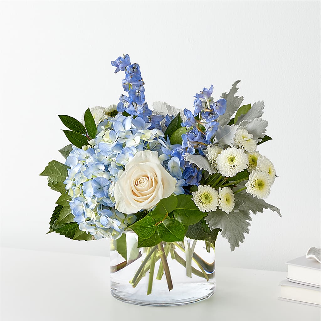 Clear Skies Bouquet – Fleuriste Boutique Du Moulin, L'ile-perrot PQ