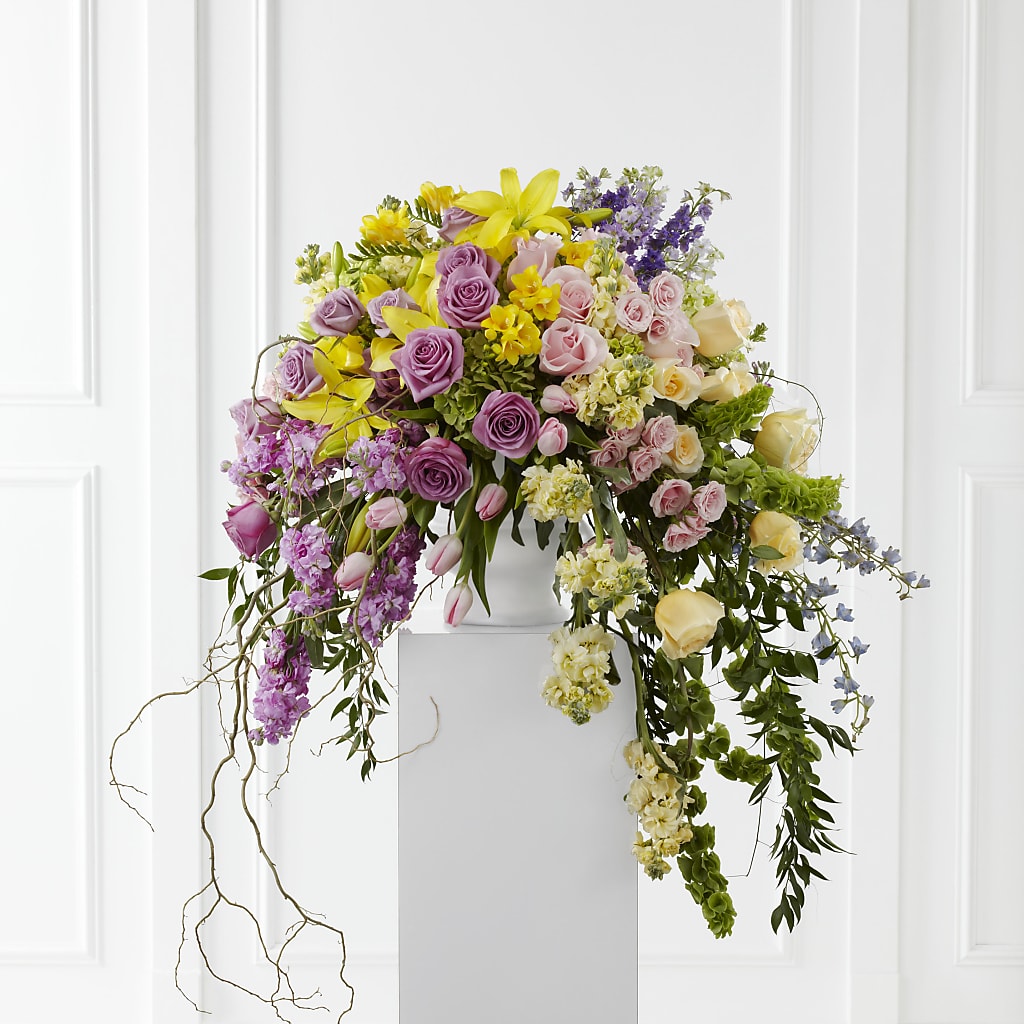 Display of Affection Arrangement – Fleuriste Boutique Du Moulin, L'ile-perrot PQ