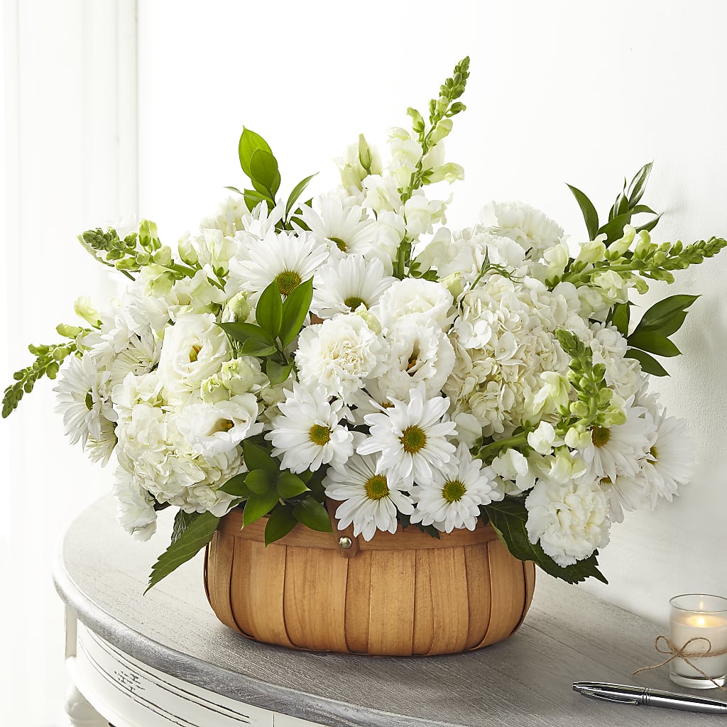Pure Ivory Basket – Fleuriste Boutique Du Moulin, L'ile-perrot PQ