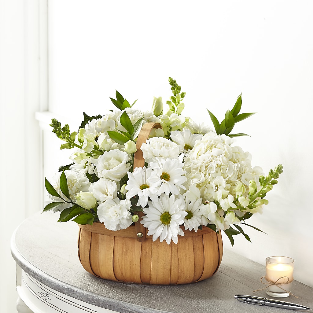 Pure Ivory Basket – Fleuriste Boutique Du Moulin, L'ile-perrot PQ
