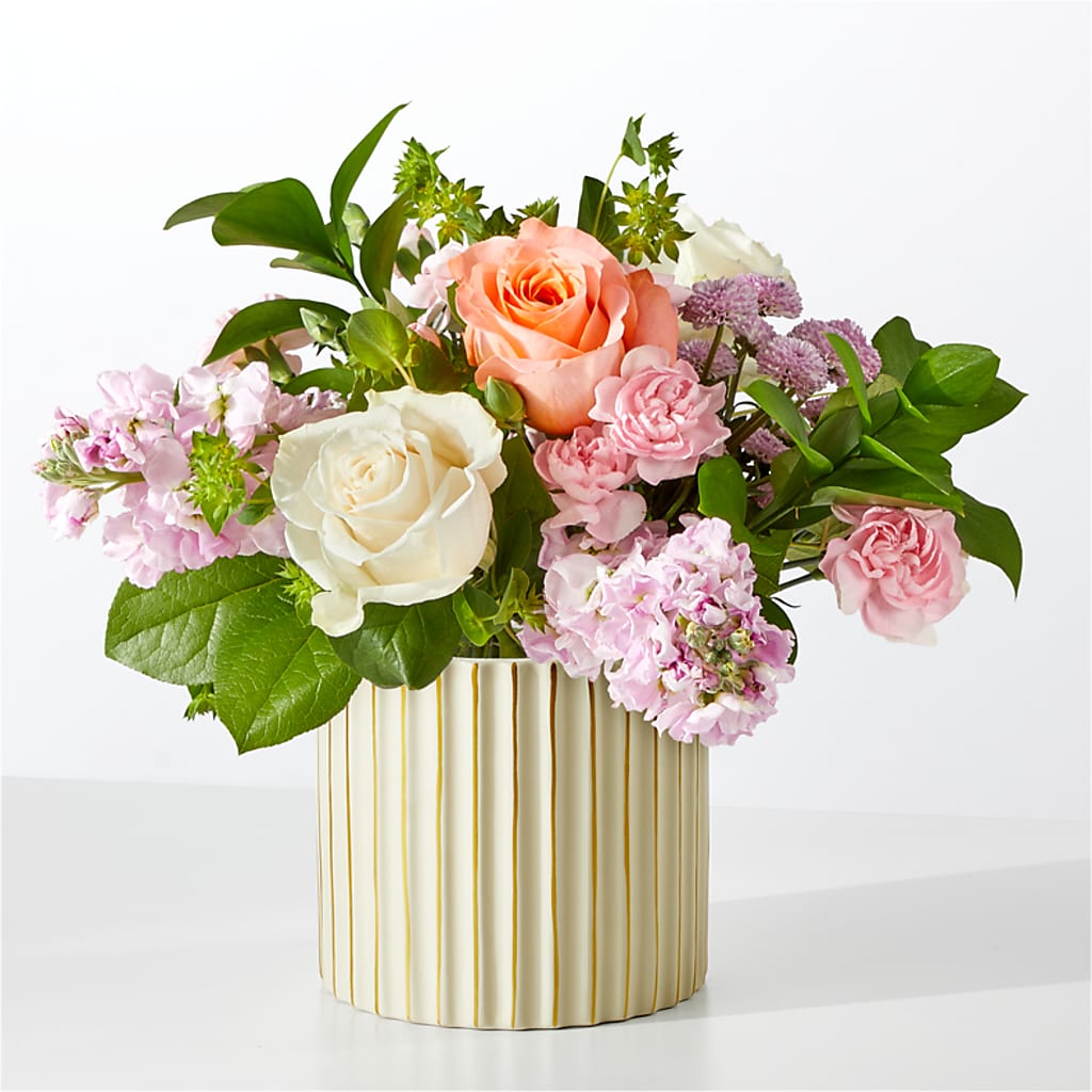 French Market Bouquet with Ivory Vase – Fleuriste Boutique Du Moulin, L'ile-perrot PQ