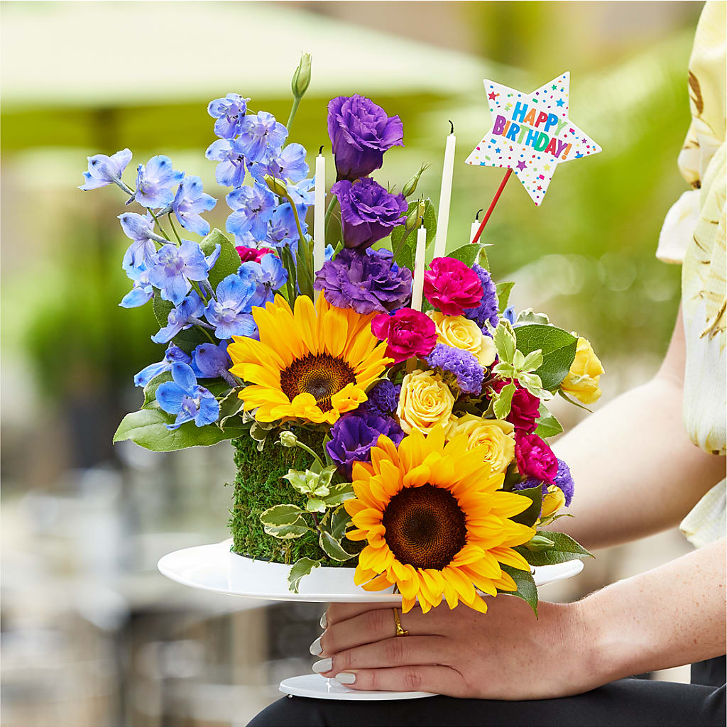 Star of the Day Floral Cake – Fleuriste Boutique Du Moulin, L'ile-perrot PQ