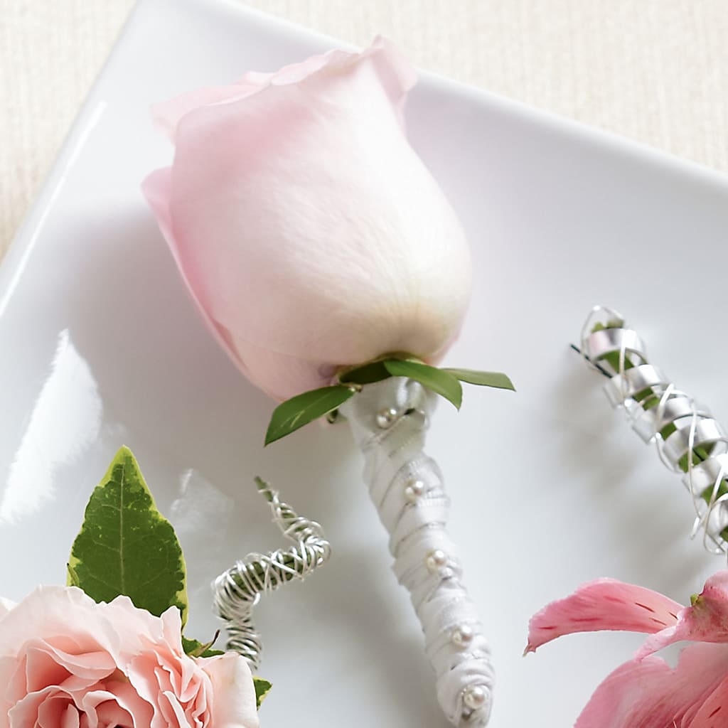 Pink Rose Boutonniere – Fleuriste Boutique Du Moulin, L'ile-perrot PQ