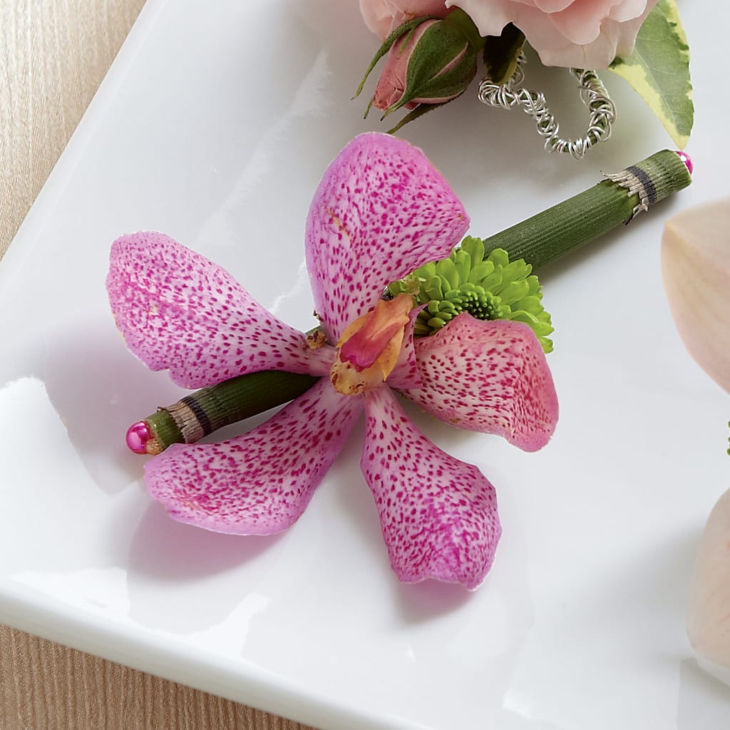 Pink Mokara Boutonniere – Fleuriste Boutique Du Moulin, L'ile-perrot PQ