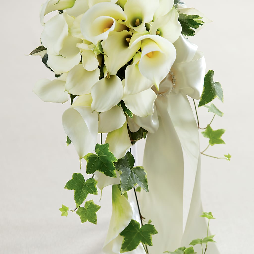 White Chapel Bouquet – Fleuriste Boutique Du Moulin, L'ile-perrot PQ