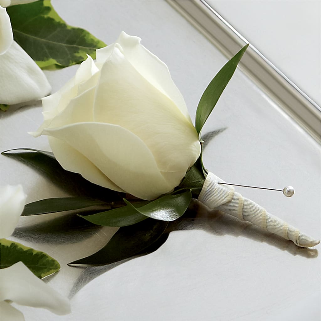 White Rose Boutonniere – Fleuriste Boutique Du Moulin, L'ile-perrot PQ