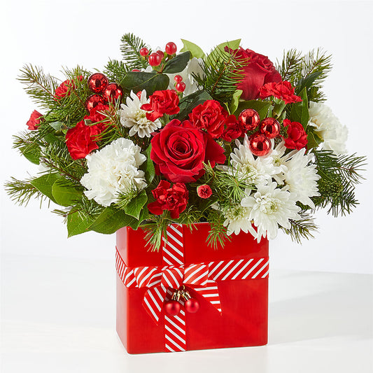 Presents Under the Tree Bouquet –  Fleuriste Boutique Du Moulin, L'ile-perrot PQ