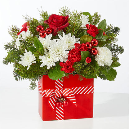 Presents Under the Tree Bouquet –  Fleuriste Boutique Du Moulin, L'ile-perrot PQ