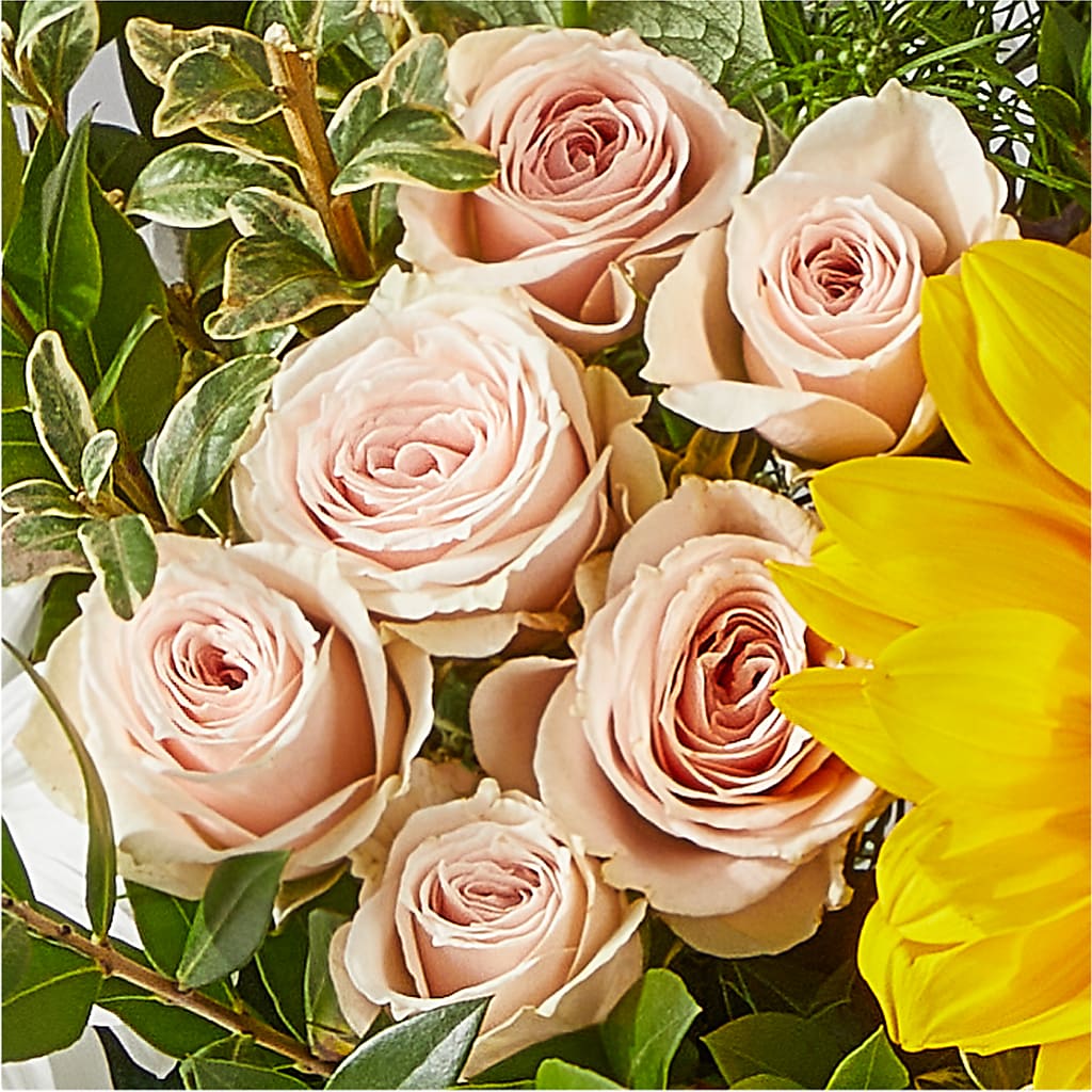 The Good Life Bouquet –  Fleuriste Boutique Du Moulin, L'ile-perrot PQ