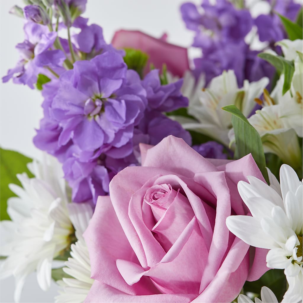 Garden of Peace Bouquet –  Fleuriste Boutique Du Moulin, L'ile-perrot PQ