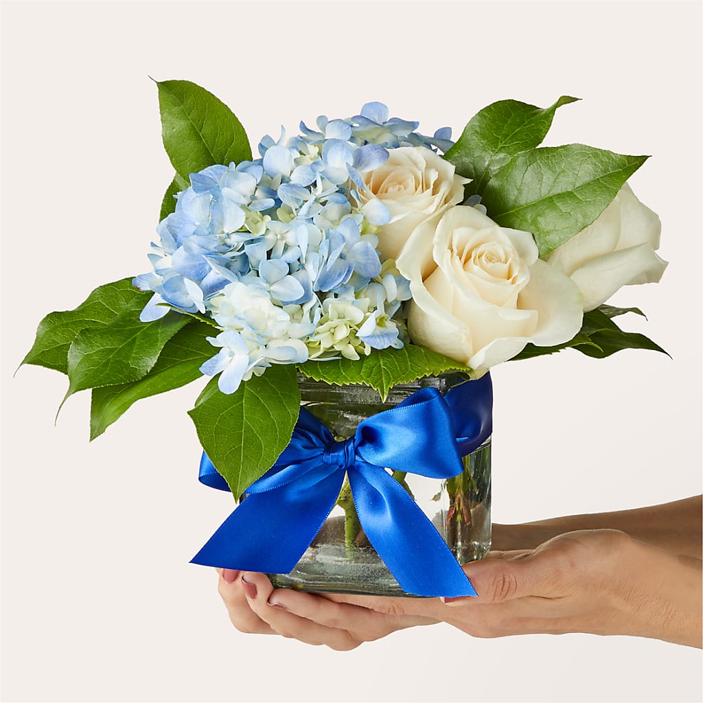 Sky Blue Delight Bouquet –  Fleuriste Boutique Du Moulin, L'ile-perrot PQ