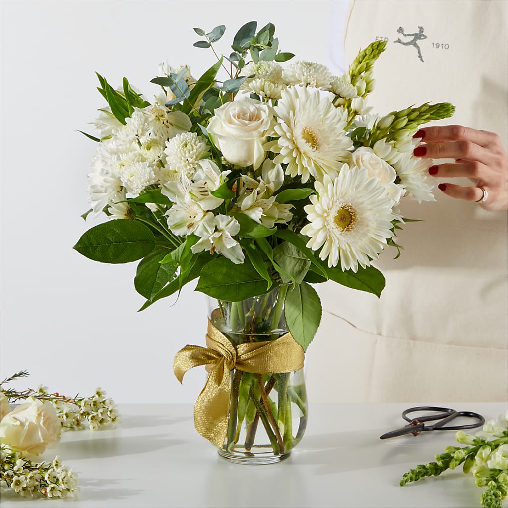 New Beginnings – A Florist Original –  Fleuriste Boutique Du Moulin, L'ile-perrot PQ