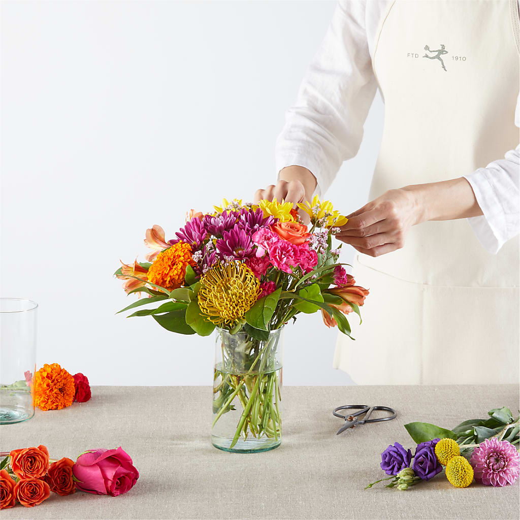 Feast of Color – A Florist Original –  Fleuriste Boutique Du Moulin, L'ile-perrot PQ