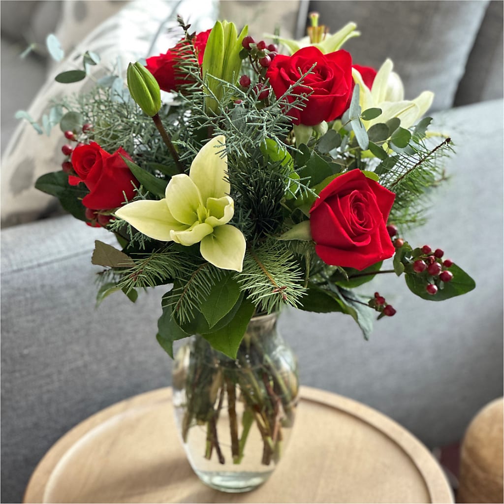 Glittering Lights Bouquet –  Fleuriste Boutique Du Moulin, L'ile-perrot PQ