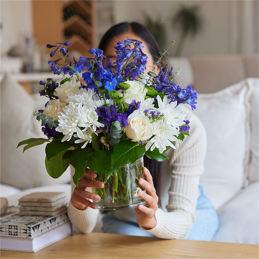 Cerulean Waves Bouquet –  Fleuriste Boutique Du Moulin, L'ile-perrot PQ