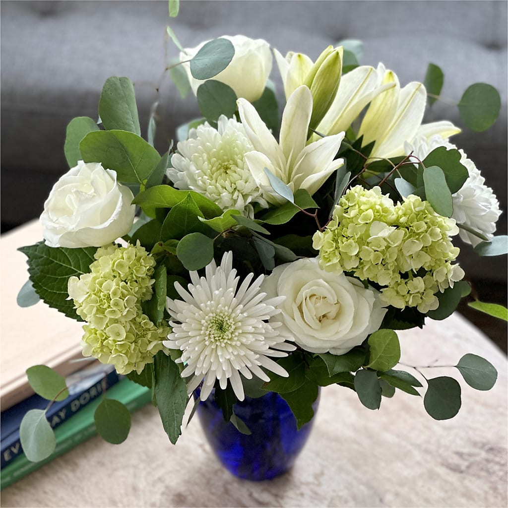 Snowy Dreams Bouquet –  Fleuriste Boutique Du Moulin, L'ile-perrot PQ
