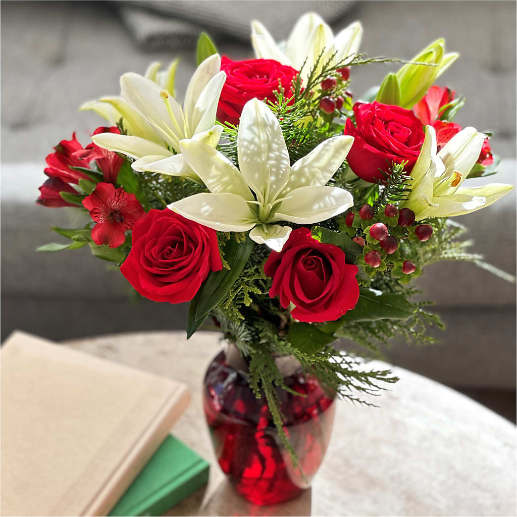 Evergreen Delight Bouquet –  Fleuriste Boutique Du Moulin, L'ile-perrot PQ