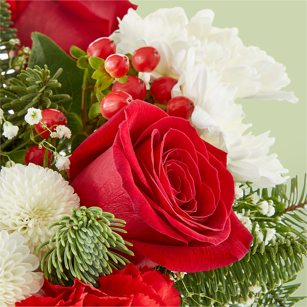 Chance of Flurries Bouquet –  Fleuriste Boutique Du Moulin, L'ile-perrot PQ