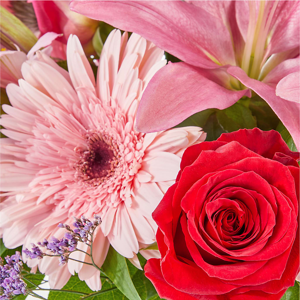 Lots of Love Bouquet –  Fleuriste Boutique Du Moulin, L'ile-perrot PQ