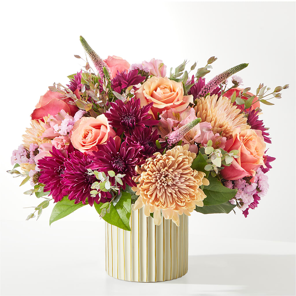 Berry Cobbler Bouquet with Ivory Vase –  Fleuriste Boutique Du Moulin, L'ile-perrot PQ