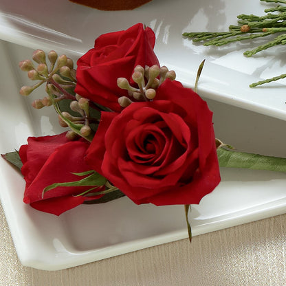 Red Spray Rose Boutonniere –  Fleuriste Boutique Du Moulin, L'ile-perrot PQ